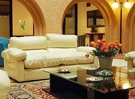 Du Cheval Blanc Hotel 4*