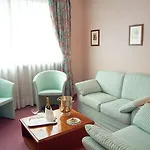 Du Cheval Blanc Hotel 4*