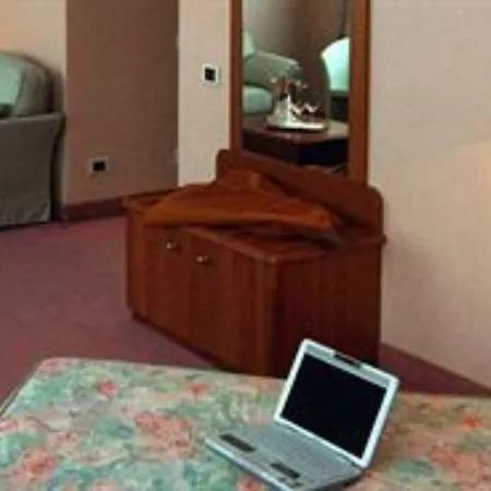 Hotel Du Cheval Blanc 4*