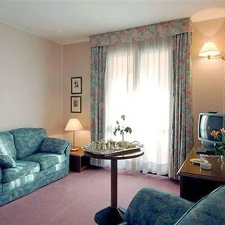 Hotell Du Cheval Blanc 4*