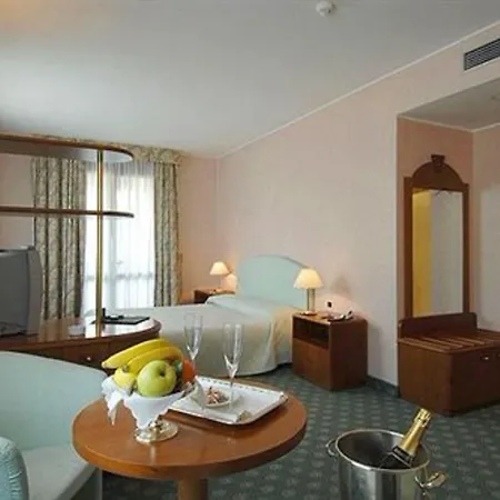 Hotell Du Cheval Blanc Aosta