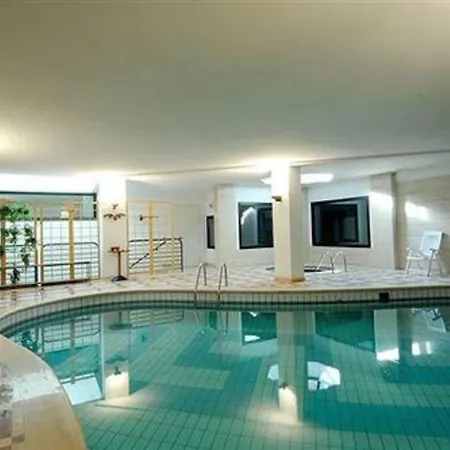 Du Cheval Blanc Hotel 4*
