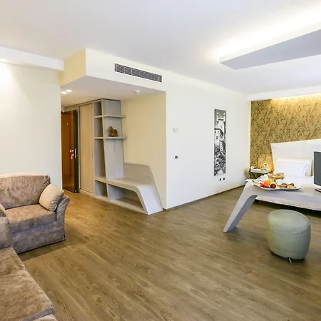 Du Cheval Blanc Hotell Aosta