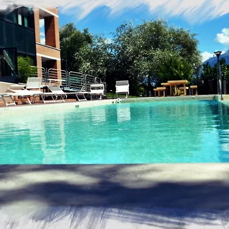 Ξενοδοχείο Du Cheval Blanc 4*