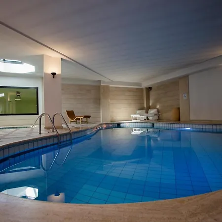 Du Cheval Blanc Отель 4*