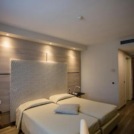 Ξενοδοχείο Du Cheval Blanc 4*