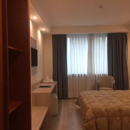 Ξενοδοχείο Du Cheval Blanc 4*