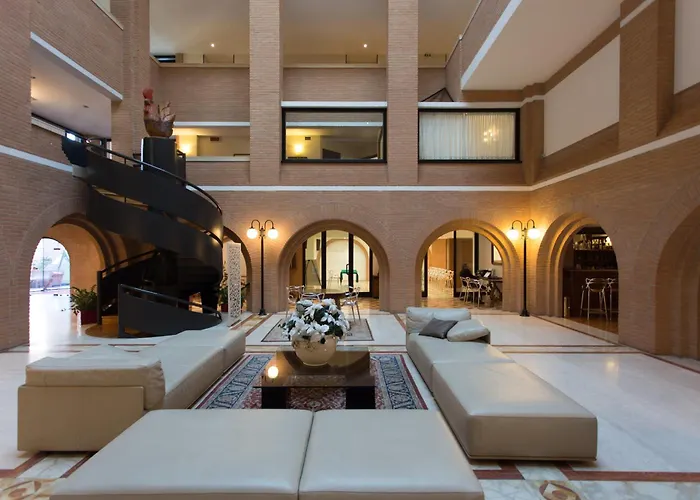 Du Cheval Blanc Hotel 4*