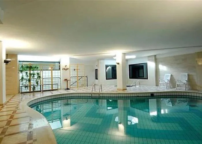 Du Cheval Blanc Hotel 4*