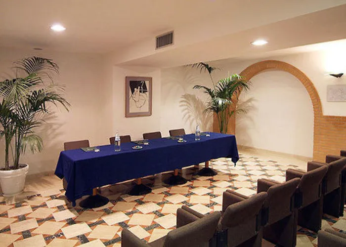 Du Cheval Blanc Hotel 4*